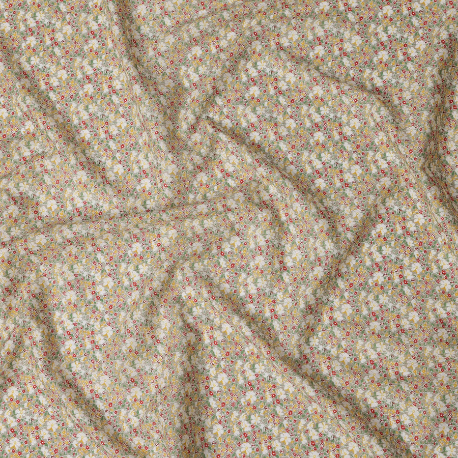 قماش قطني مطبوع رقميًا بنقشة زهور باللونين البيج والأبيض - عرض 110 سم - D21241