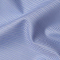 قماش قمصان إيطالي فاخر من القطن بنسبة 100% باللون الأزرق الفاتح مع خطوط منسوجة، عرض 140 سم - D21420