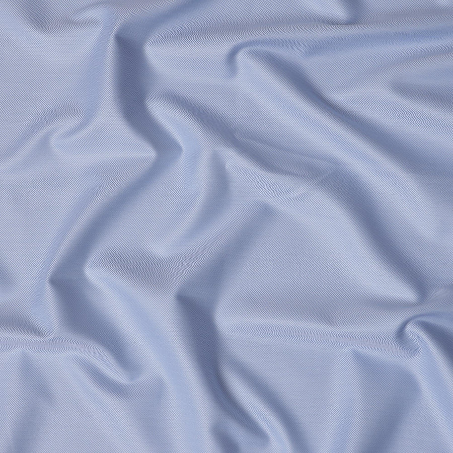 قماش قمصان من القطن السويسري الفاخر بنسبة 100% باللون الأزرق الفاتح بنقشة متعرجة، عرض 140 سم - D21426