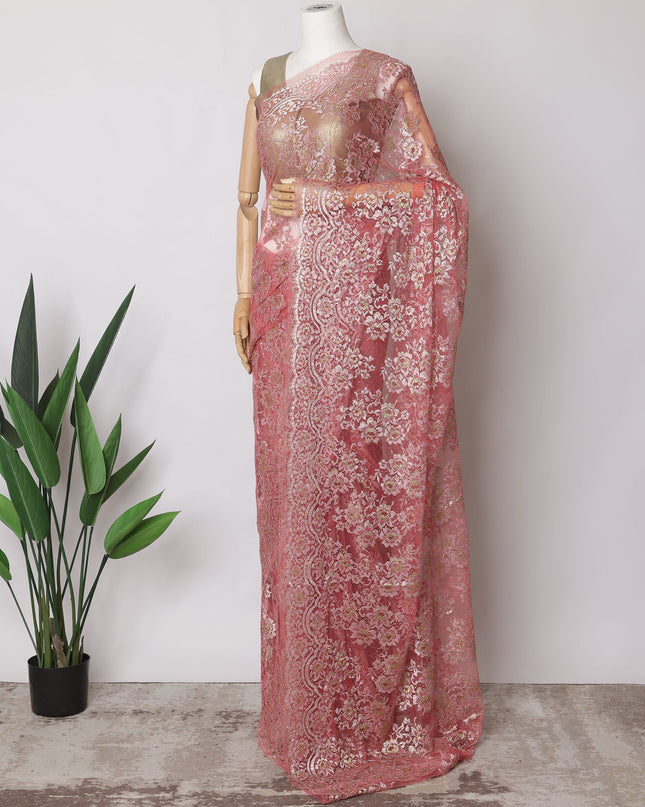 قماش ساري شانتيلي فرنسي معدني فاخر باللون الوردي المرجاني، 5.5 متر × 110 سم - D21524