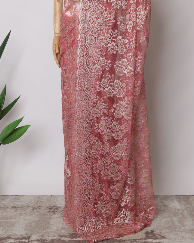 قماش ساري شانتيلي فرنسي معدني فاخر باللون الوردي المرجاني، 5.5 متر × 110 سم - D21524