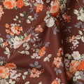 قماش قطني خالص مطبوع عليه زهور باللون البني والبرتقالي – عرض 110 سم - D21791
