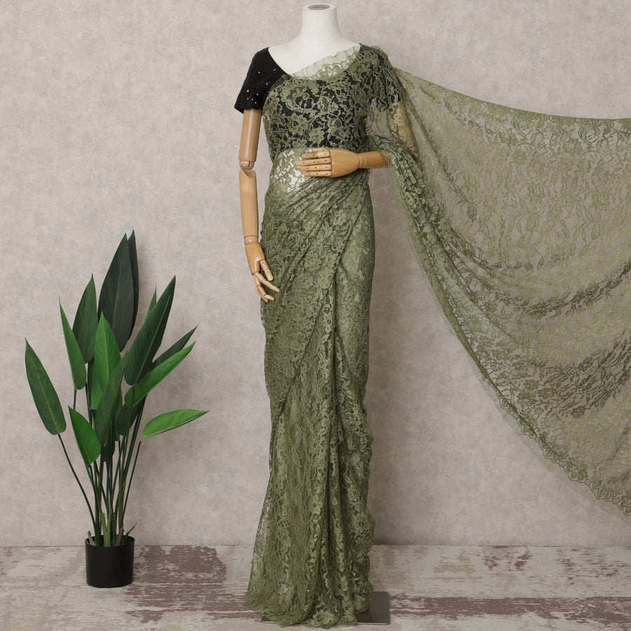 ساري فرنسي من الدانتيل بلونين أخضر زيتوني وأسود، بطول 5.5 متر وعرض 110 سم - D21830