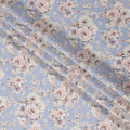 قماش قطني مطبوع عليه باقة زهور باللون الأزرق الباستيل بدرجات اللون الوردي الفاتح والكريمي، عرض 110 سم، صنع في الهند - D22510