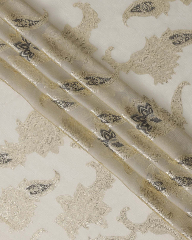 قماش شيفون حريري فرنسي ذهبي فاتح مع تصميم بروكيد مغول لوركس معدني، عرض 110 سم، صنع في فرنسا - D22572