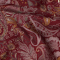 قماش فيسكوز مخلوط بنقشة بيزلي وزهور بلون عنابي مع لمسات ذهبية وتفاصيل دقيقة، عرض 110 سم، صنع في الهند - D22812