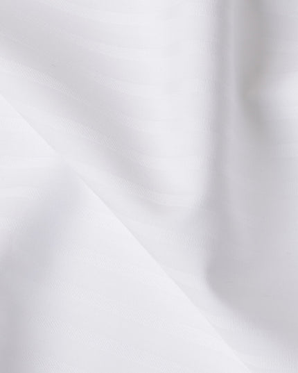 قماش قميص أبيض مخطط ذاتيًا مصنوع من القطن السويسري بنسبة 100%، بتصميم ناعم الملمس، عرض 150 سم، صنع في سويسرا - D22874