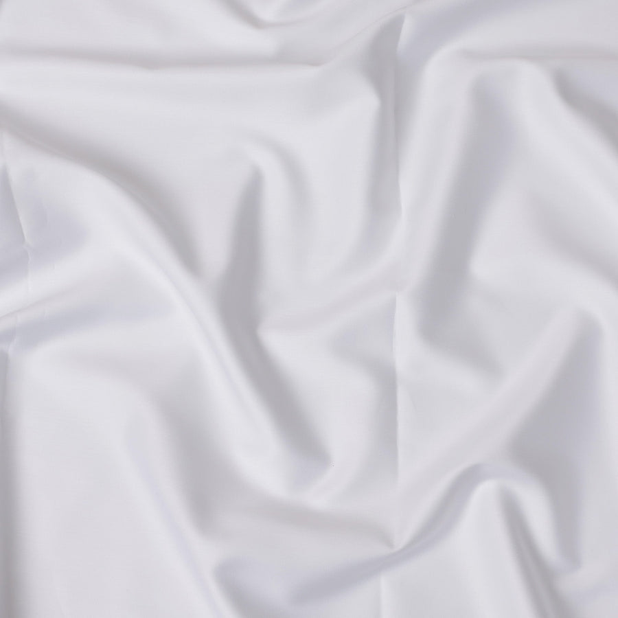 قماش قمصان قطني سويسري 100% سادة، أبيض فاتح، بلمسة نهائية لامعة متينة، عرض 150 سم، صنع في سويسرا - D22875