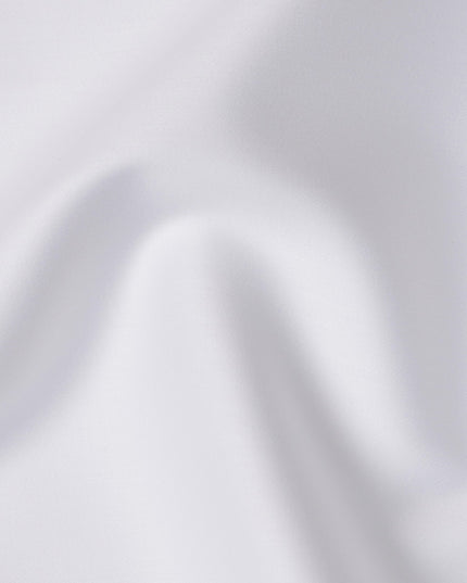 قماش قمصان قطني سويسري 100% سادة، أبيض فاتح، بلمسة نهائية لامعة متينة، عرض 150 سم، صنع في سويسرا - D22875