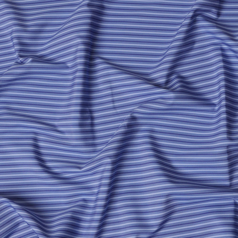 قماش قمصان متعدد الخطوط باللونين الأزرق والأرجواني، مصنوع من القطن بنسبة 100%، بتصميم خطوط أفقية رفيعة، عرض 150 سم، صنع في إيطاليا - D22884