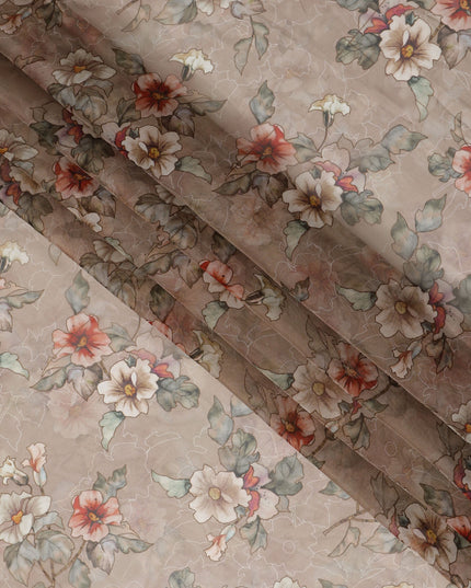 قماش أورجانزا صناعي مطبوع عليه زهور باللون البيج مع أزهار ناعمة باللون المرجاني والعاجي، عرض 110 سم، صنع في الهند - D23319