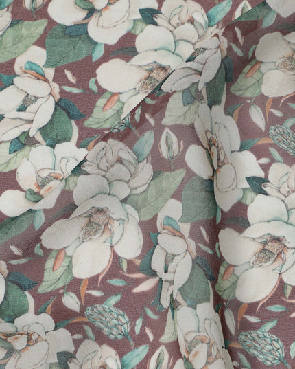 قماش أورجانزا صناعي مطبوع عليه زهور باللون الأبيض الفاتح مع لمسات من أوراق الشجر الخضراء، عرض 110 سم، صنع في الهند - D23320