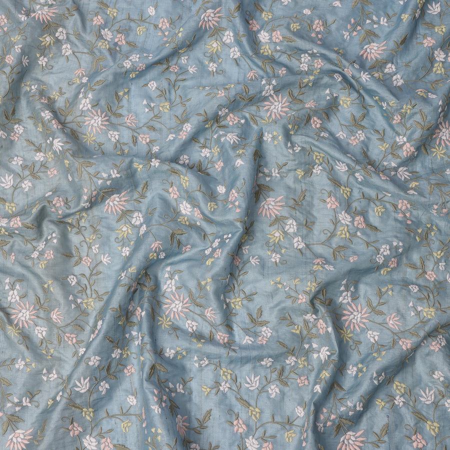 قماش حرير توسار مطرز بنقشة زهور باللون الأزرق الفاتح، عرض 110 سم، صنع في الهند - D23372