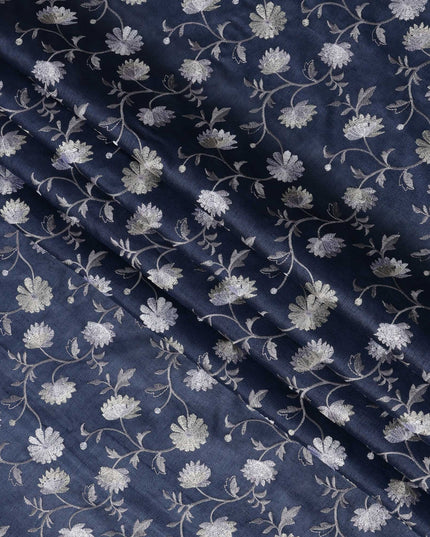 قماش حرير توسار مطرز بنقشة زهور باللون الأزرق الداكن، عرض 110 سم، منشأ الهند - D23375