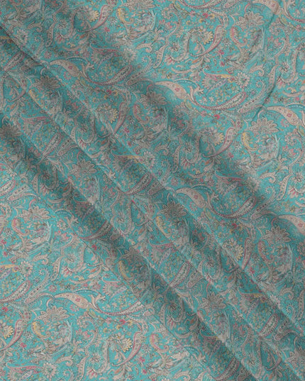 قماش كريب فيسكوز بنقشة بيزلي فيروزية، ملمس ناعم متدفق، عرض 110 سم، صنع في الهند - D23428