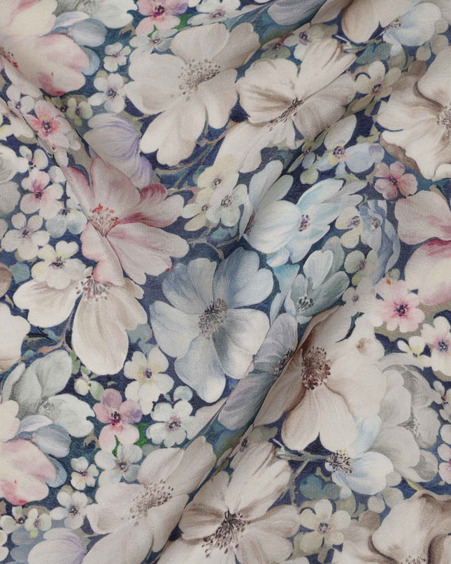 قماش كريب فيسكوز مطبوع عليه زهور باللون الأزرق الباهت، تصميم زهور الباستيل، عرض 110 سم، صنع في الهند - D23430