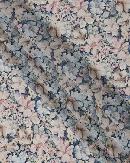 قماش كريب فيسكوز مطبوع عليه زهور باللون الأزرق الباهت، تصميم زهور الباستيل، عرض 110 سم، صنع في الهند - D23430