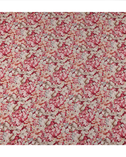 قماش كريب فيسكوز مطبوع عليه زهور باللون الأحمر القرمزي، بتصميم زهور مزخرفة بالكامل بدرجات اللون الخوخي والبيج، عرض 110 سم، صنع في الهند - D23432