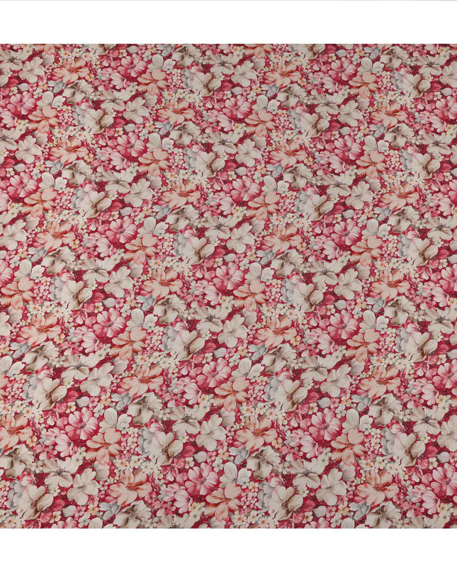 قماش كريب فيسكوز مطبوع عليه زهور باللون الأحمر القرمزي، بتصميم زهور مزخرفة بالكامل بدرجات اللون الخوخي والبيج، عرض 110 سم، صنع في الهند - D23432