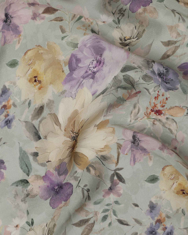 قماش كريب فيسكوز مطبوع عليه زهور باللون الأخضر النعناعي، تصميم زهور مائية باللونين البنفسجي والبيج، عرض 110 سم، صنع في الهند - D23433