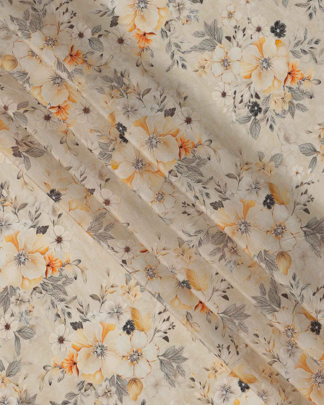قماش كريب فيسكوز مطبوع عليه زهور باللون البيج، بنقشة أوراق رقيقة مع درجات اللون الأصفر والرمادي، عرض 110 سم، صنع في الهند - D23435
