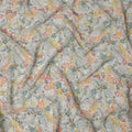 قماش كريب فيسكوز ناعم رمادي اللون بطبعة زهور، تصميم زهور الحديقة باللونين الأصفر والخوخي، عرض 110 سم، صنع في الهند - D23436