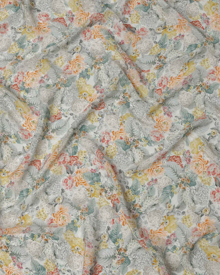 قماش كريب فيسكوز ناعم رمادي اللون بطبعة زهور، تصميم زهور الحديقة باللونين الأصفر والخوخي، عرض 110 سم، صنع في الهند - D23436