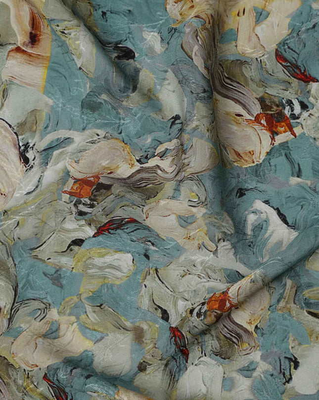 قماش كريب فيسكوز مطبوع بضربات فرشاة تجريدية بلون أزرق مخضر، بتصميم فني فني بلمسات بيج وصدئة، عرض 110 سم، صنع في الهند - D23438