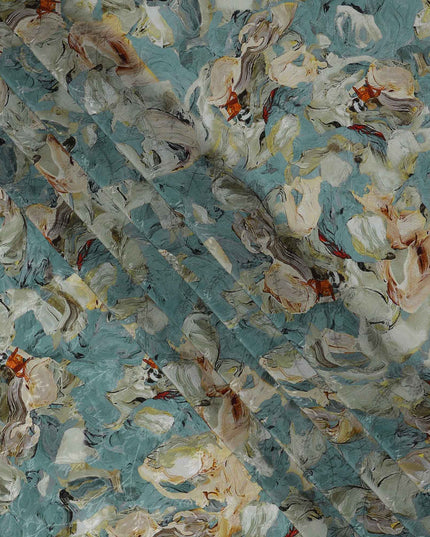 قماش كريب فيسكوز مطبوع بضربات فرشاة تجريدية بلون أزرق مخضر، بتصميم فني فني بلمسات بيج وصدئة، عرض 110 سم، صنع في الهند - D23438