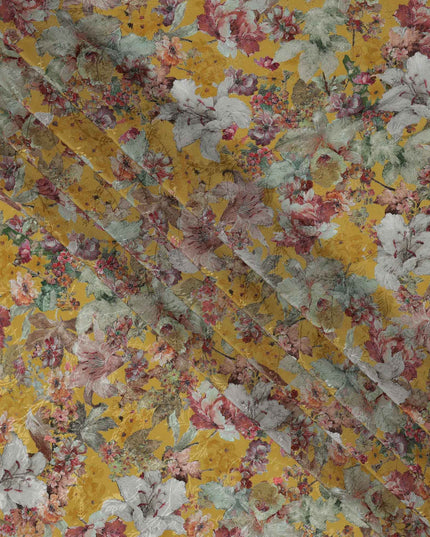 قماش كريب فيسكوز مطبوع عليه زهور باللون الأصفر الخردلي، بتصميم حديقة عتيقة بدرجات اللونين الرمادي الفاتح والأرجواني، عرض 110 سم، صنع في الهند - D23439