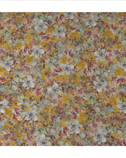 قماش كريب فيسكوز مطبوع عليه زهور باللون الأصفر الخردلي، بتصميم حديقة عتيقة بدرجات اللونين الرمادي الفاتح والأرجواني، عرض 110 سم، صنع في الهند - D23439