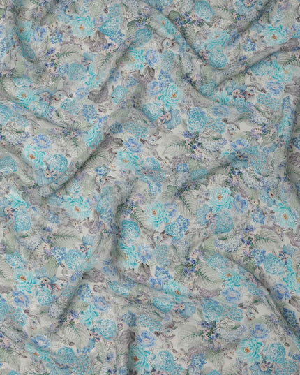 قماش كريب فيسكوز مطبوع عليه زهور باللون الأزرق السماوي، بنقشة زهور كاملة مع لمسات رمادية وأرجوانية، عرض 110 سم، صنع في الهند - D23441