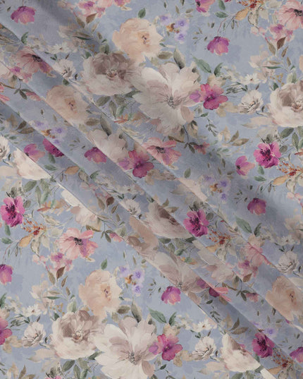 قماش كريب فيسكوز مطبوع عليه زهور بلون أزرق بنفسجي، تصميم زهور ناعم مع لمسات بيج وأرجواني، عرض 110 سم، صنع في الهند - D23448