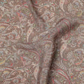 قماش كريب فيسكوز بني مطبوع بنقوش بيزلي، بزخارف عرقية تقليدية بألوان الأحمر والأخضر والعاجي، عرض 110 سم، صنع في الهند - D23451