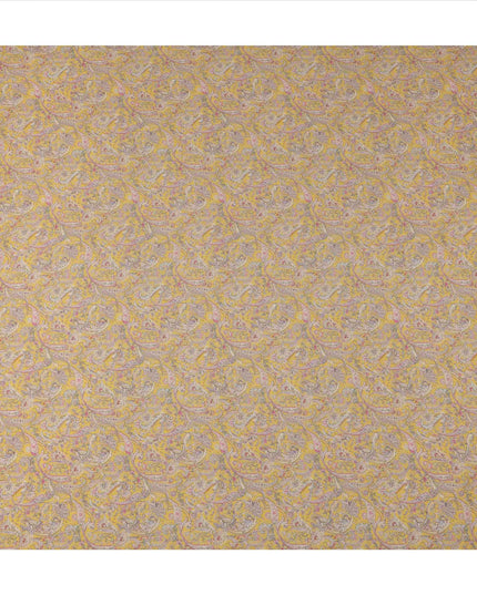 قماش كريب فيسكوز أصفر مطبوع بنقوش بيزلي، بزخارف عرقية رقيقة بألوان الوردي والبيج والأزرق، عرض 110 سم، صنع في الهند - D23452