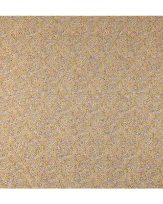 قماش كريب فيسكوز أصفر مطبوع بنقوش بيزلي، بزخارف عرقية رقيقة بألوان الوردي والبيج والأزرق، عرض 110 سم، صنع في الهند - D23452