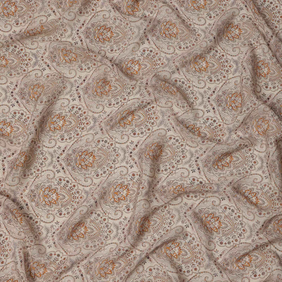 قماش كريب فيسكوز بيج مطبوع عليه زخارف مغولية، تصميم زهور بوتي تقليدي بلمسات من الصدأ والبني، عرض 110 سم، صنع في الهند - D23453