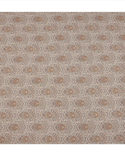 قماش كريب فيسكوز بيج مطبوع عليه زخارف مغولية، تصميم زهور بوتي تقليدي بلمسات من الصدأ والبني، عرض 110 سم، صنع في الهند - D23453