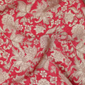 قماش كريب فيسكوز مطبوع عليه زهور عرقية باللون الأحمر القرمزي مع زخارف نباتية معقدة باللون البيج، عرض 110 سم، صنع في الهند - D23463