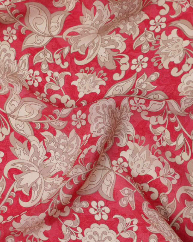 قماش كريب فيسكوز مطبوع عليه زهور عرقية باللون الأحمر القرمزي مع زخارف نباتية معقدة باللون البيج، عرض 110 سم، صنع في الهند - D23463