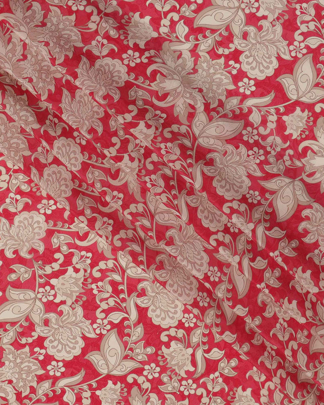 قماش كريب فيسكوز مطبوع عليه زهور عرقية باللون الأحمر القرمزي مع زخارف نباتية معقدة باللون البيج، عرض 110 سم، صنع في الهند - D23463