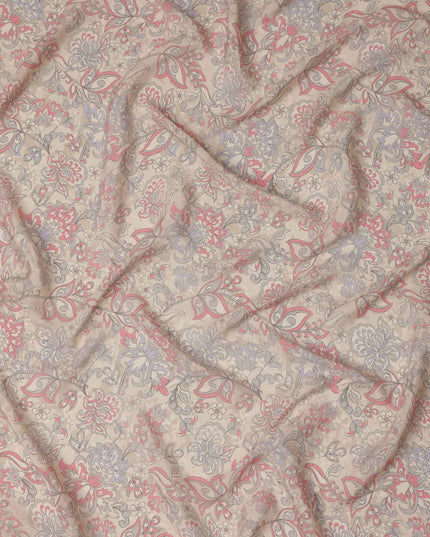 قماش كريب فيسكوز بيج بنقشة زهور بيزلي مع لمسات وردية وأرجوانية ناعمة، عرض 110 سم، صنع في الهند - D23465