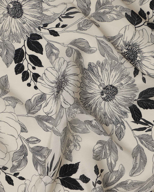 قماش كريب فيسكوز مطبوع عليه زهور باللونين العاجي والأسود، بأوراق أحادية اللون، عرض 110 سم، صنع في الهند - D23466