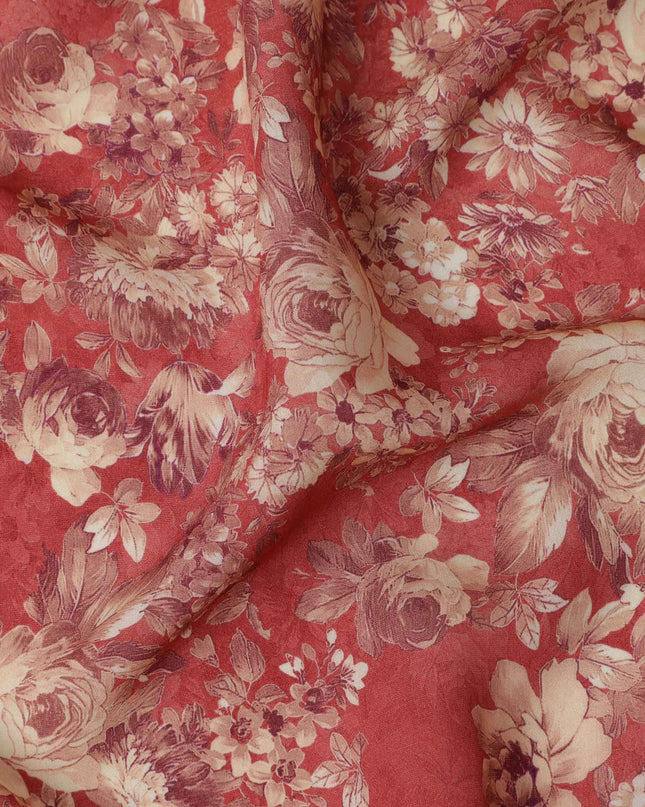 قماش كريب فيسكوز بطبعة زهور عتيقة باللون الأحمر والبيج، 110 سم، الهند - D23473