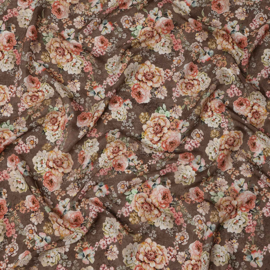 قماش كريب فيسكوز بطبعة زهور متعددة الألوان بلون القهوة والخوخ، 110 سم، الهند - D23477