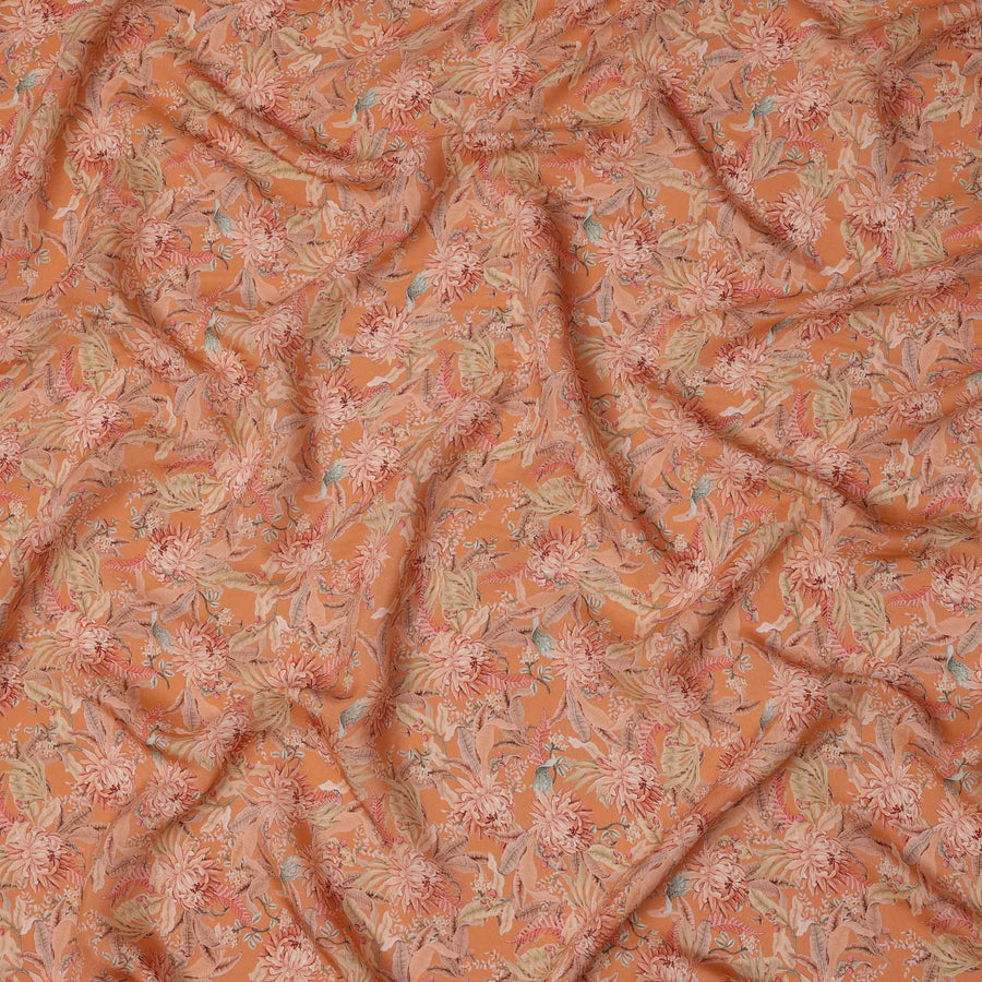 قماش كريب فيسكوز بطبعة زهور استوائية بلون برتقالي خوخي، 110 سم، الهند - D23480