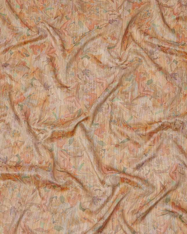 قماش كريب فيسكوز بطبعة نباتية بلون بيج دافئ ولون تراكوتا، بتصميم رقمي ناعم، عرض 110 سم، صنع في الهند - D23753