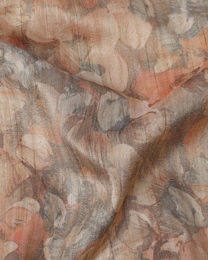 قماش كريب فيسكوز بطبعة أوراق تجريدية باللونين البرتقالي المحروق والرمادي الداكن، بتصميم رقمي ناعم، عرض 110 سم، صنع في الهند - D23755