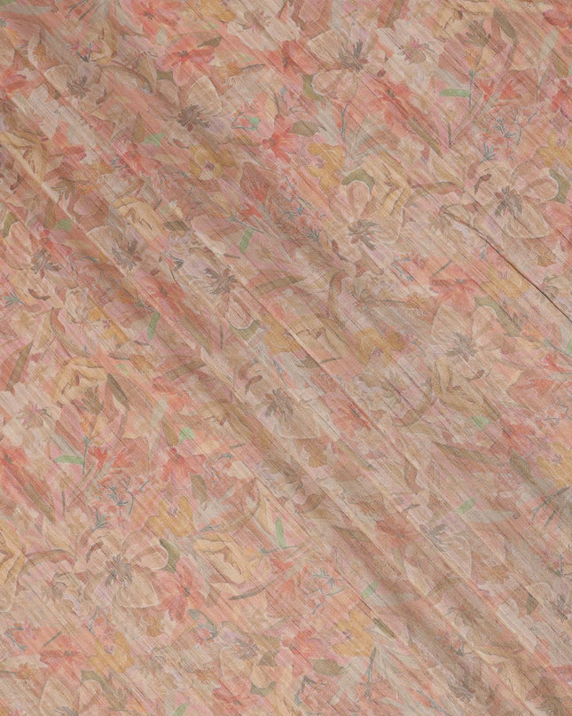 قماش كريب فيسكوز بطبعة زهور وردية خوخي ومرجانية، بتصميم عمودي ناعم، عرض 110 سم، صنع في الهند - D23756