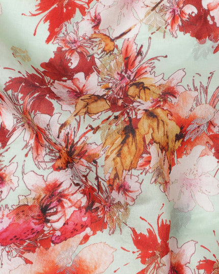 قماش كريب صناعي بطبعة زهور خضراء نعناعية وحمراء، تصميم حديقة رقمي نابض بالحياة، عرض 110 سم، صنع في الهند - D23759